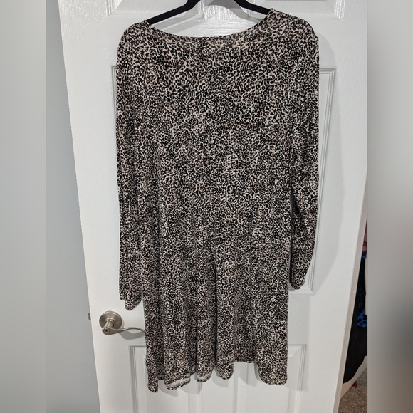 Old Navy Leopard Print Jersey-Knit Long Sleeve Swing Dress in Size XL - Picture 9 of 10